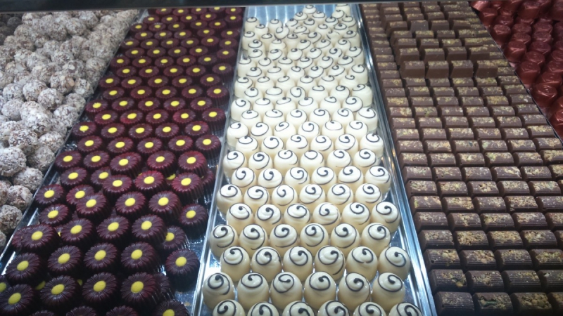 vente-LE CASTELLET-min_chocolates_milk_chocolate_white_chocolate_truffles_candy_food_treat_cacao-1213769