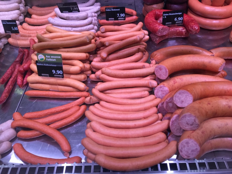 vente-LE CASTELLET-min_sausages_meat_butchery-1069321